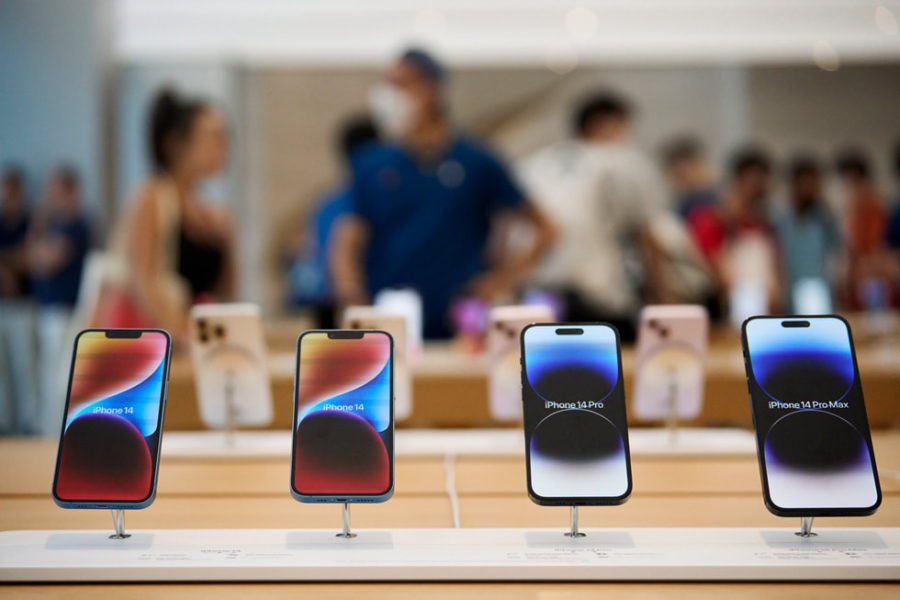 The IPhone 14 series showcasing in an Apple store.